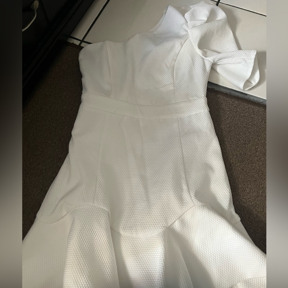 DO+BE White One Shoulder Sheath Dress